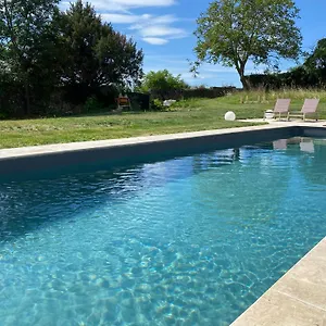 chateau-de-perpezat.hotels-rhonealpes.com/